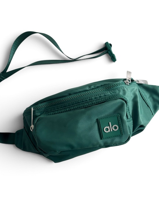 ALO Yoga Handbags - NWOT Alo “Explorer” Forest Green Waist Bag